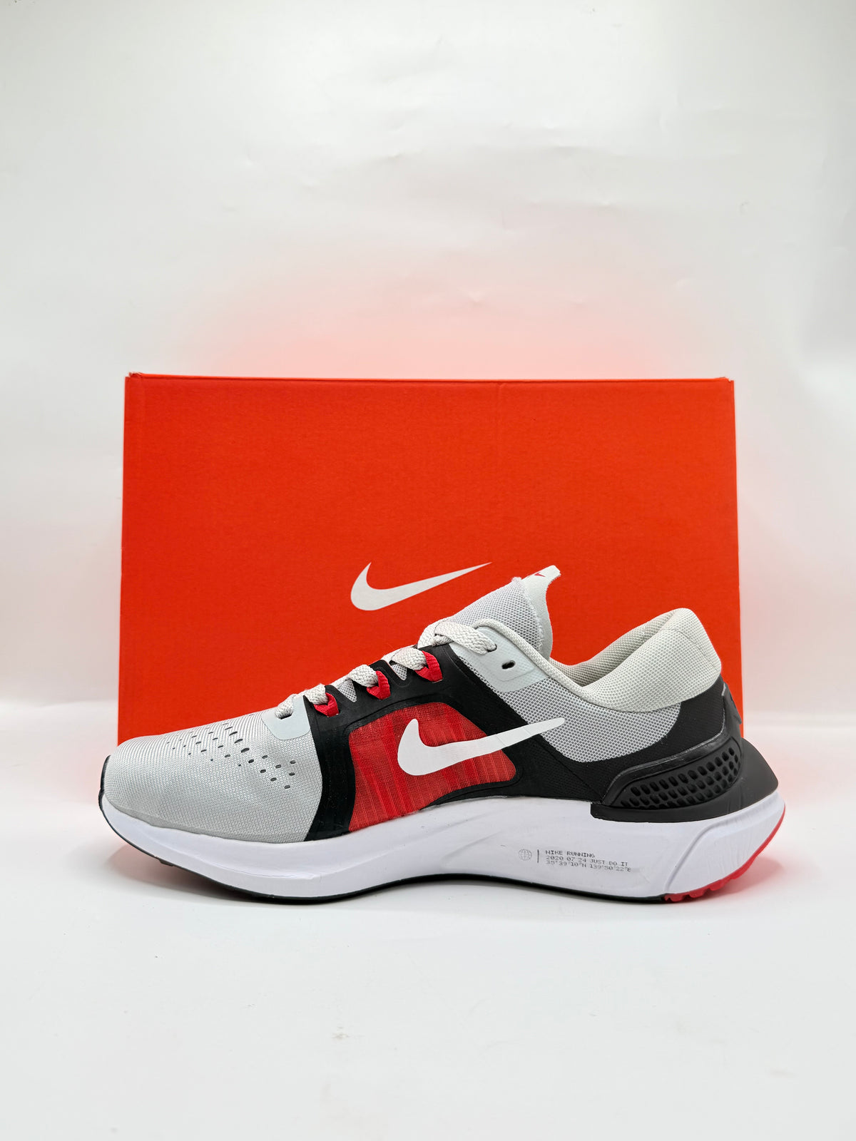 NKE - Air Zoom Vomero 15 original stock lot
