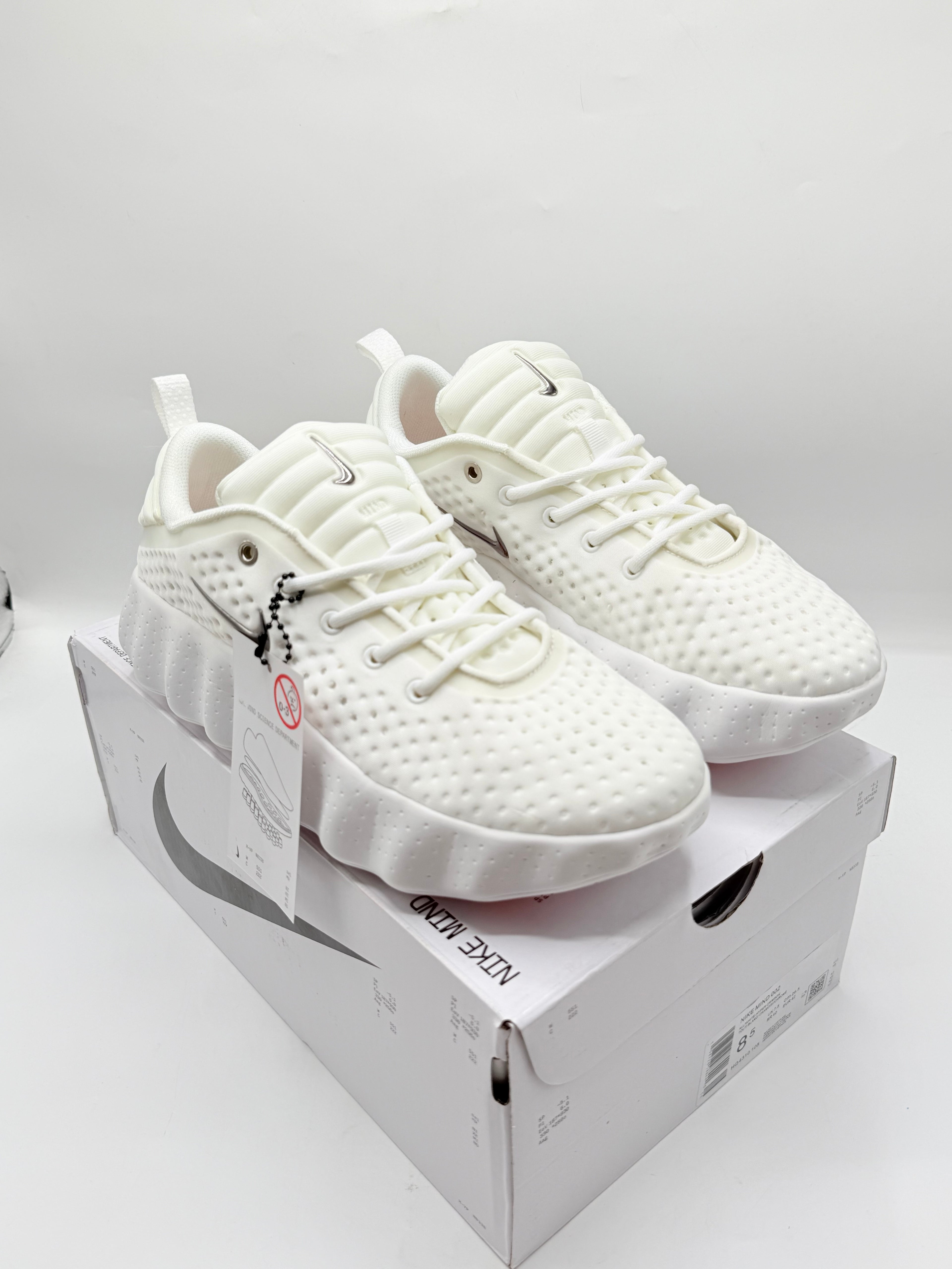Nike Mind 002 white