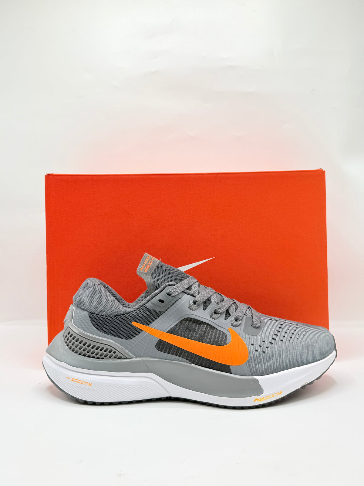 NKE - Air Zoom Vomero 15 original stock lot